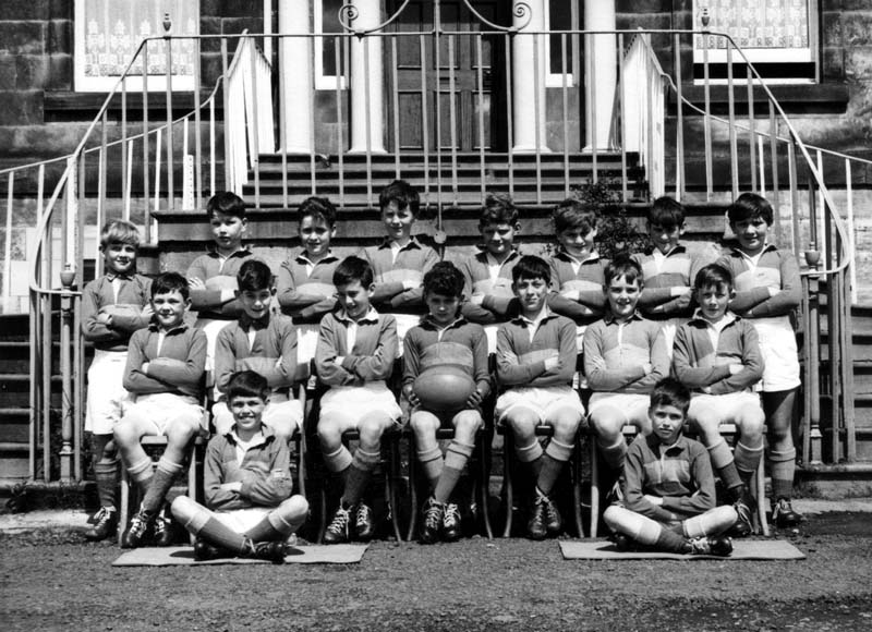 Scan1968.jpg - Rugby team with Simon Barry
