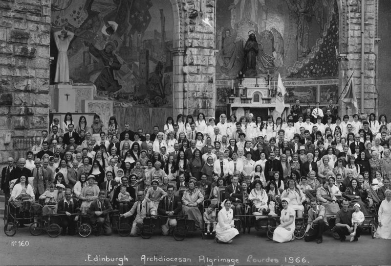 Lourdes66b.jpg - Here is the photo of the 1966 Edinburgh Pilgrimage which had  many Scotus and Craiglockhart pupils on it.