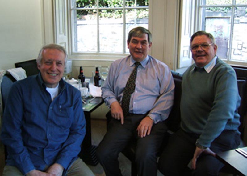 DSCF3524.jpg - Enjoyable reunion lunch, after a 47 year gap, with Paul Gunn, Charlie Duthie  and Chris Barlow.