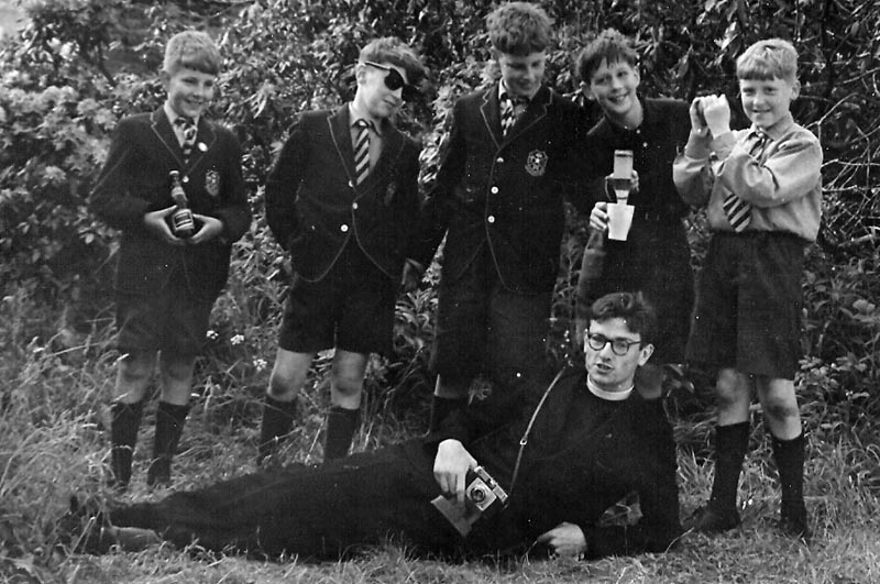 MauriceBeer.jpg - Does anyone remember what was going on here?Included in the photo is Barry Smith (dark glasses), Maurice Dougan (holding cup), can you name he others?