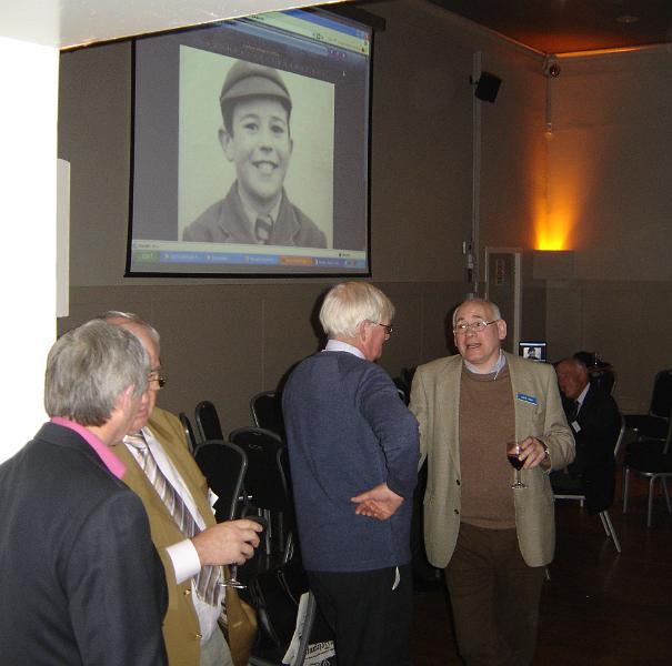 nov06016.jpg - Having a good bleather with a young Lindsay looking on. Pete Barry and Paul Martin to the left and Chris Barry and Jack Kerr to the right.