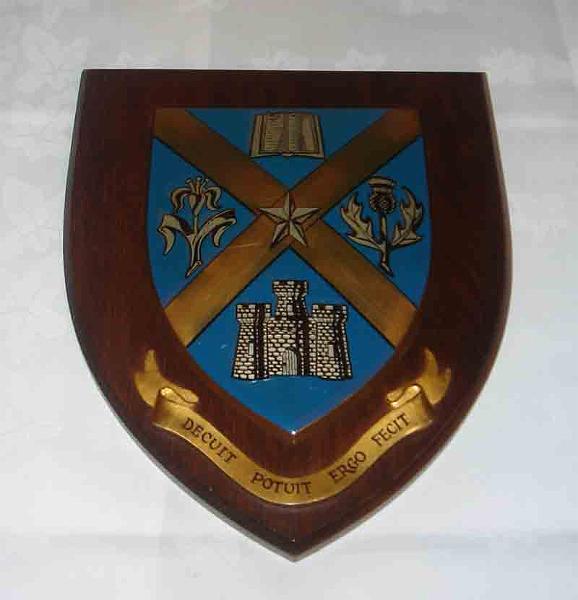 ru05-06.jpg - The old school crest.