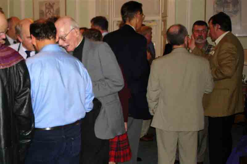 ru05-30.jpg - Old times are remembered and talked over. 