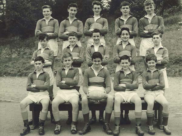 Bxv.jpg - CXV 1962-63 -  Back row - ?, Freddy D’Agostino, Brian Jackson, Tommy Rooney, ? Middle Row - Brian Finnigan, Peter Donahue, Gerry McEneny, Marc Capaldi, Joe Strathie Front row - Leo Docherty, Lenny Oliver, Eion Coulthard, David Pia, Michael Morrison