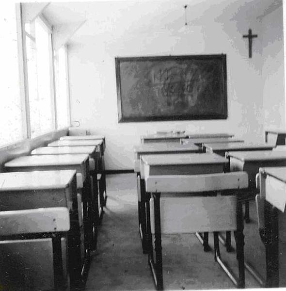 classroom.jpg - Were the classrooms that small?